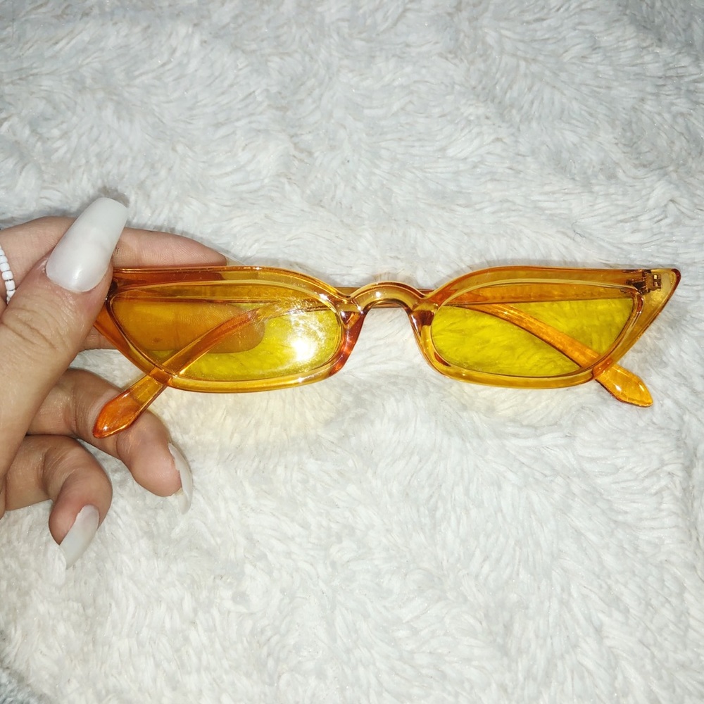 retro yellow-orange sunglasses !!